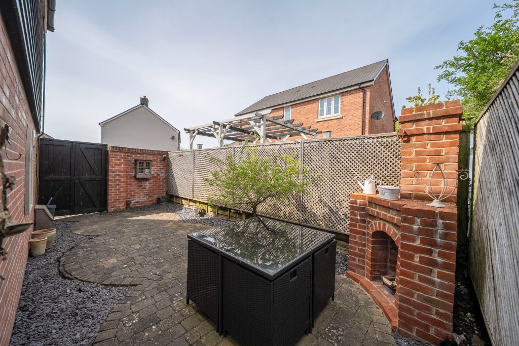 Property photo 2 of 23