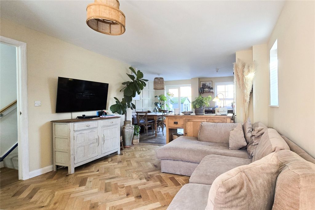 Property photo 2 of 14 Living Area