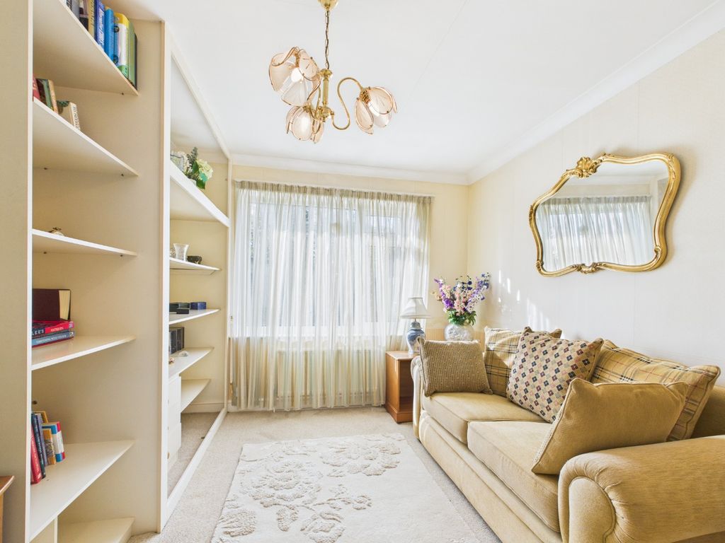 Property photo 3 of 37 4065088