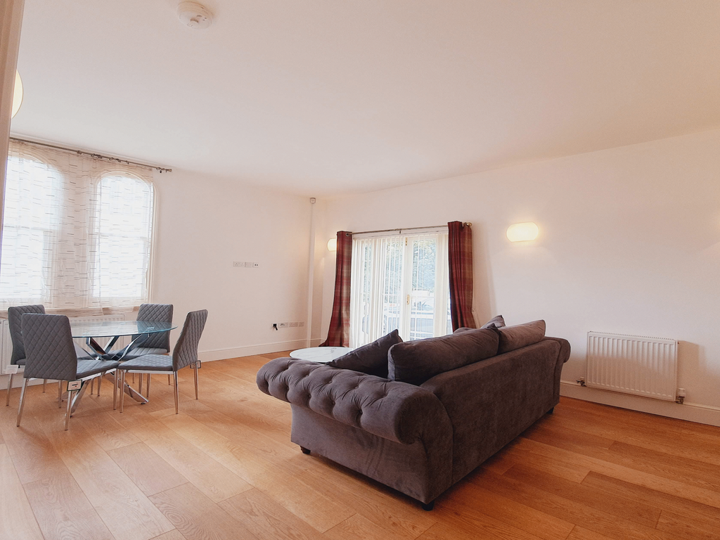 Property photo 2 of 8