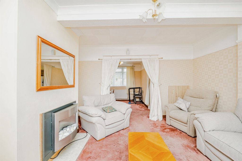 Property photo 3 of 25