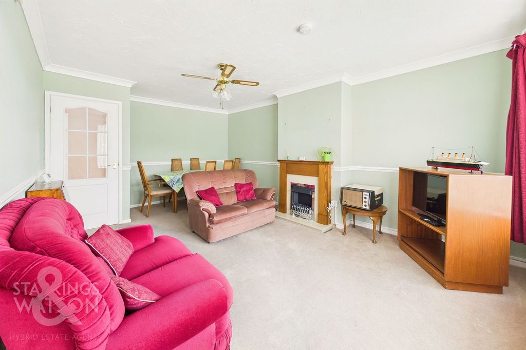 Property photo 3 of 17
