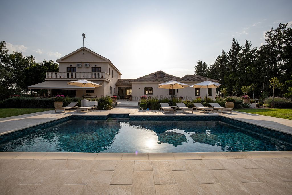 Property photo 1 of 49