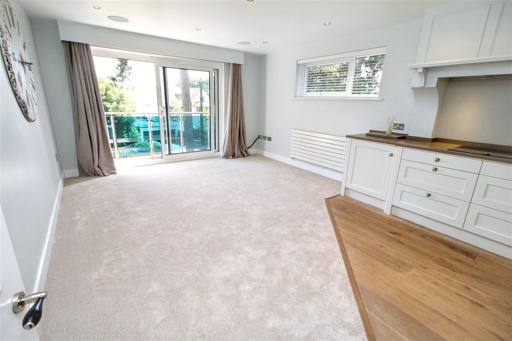 Property photo 3 of 15 Img_8063.Jpg