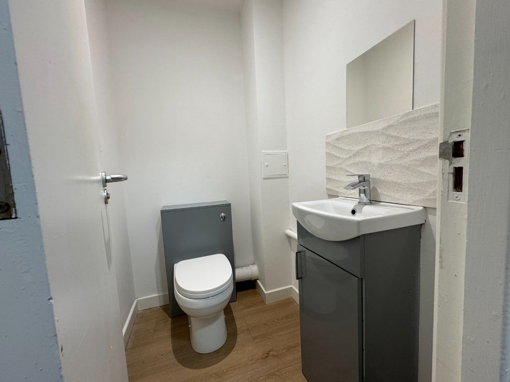 Additional image 5 of 4 bed flat to rentSpital, Old Aberdeen, Aberdeen AB24
