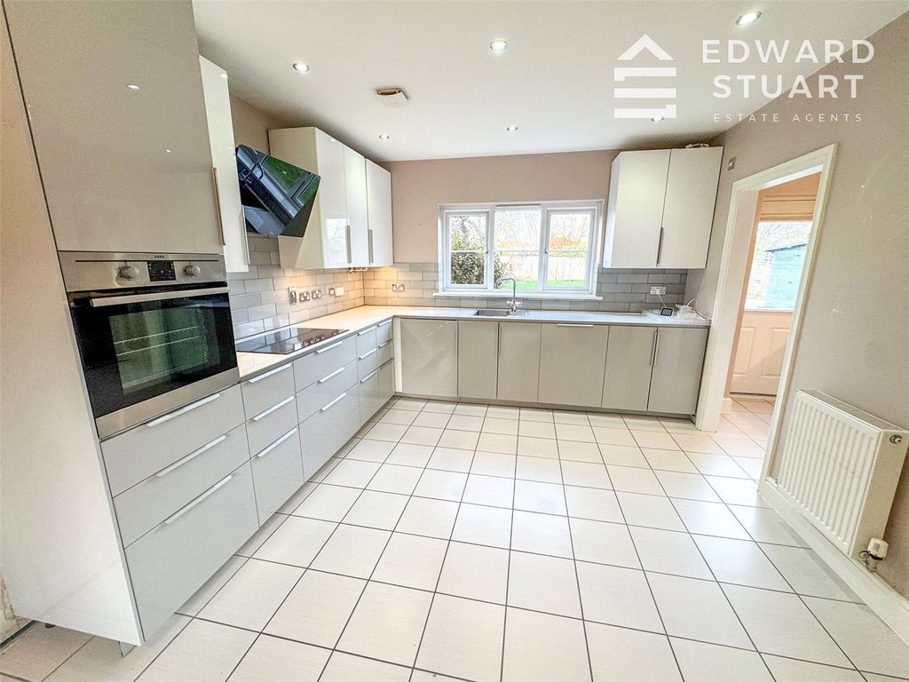 Property photo 2 of 21 Picture No. 26