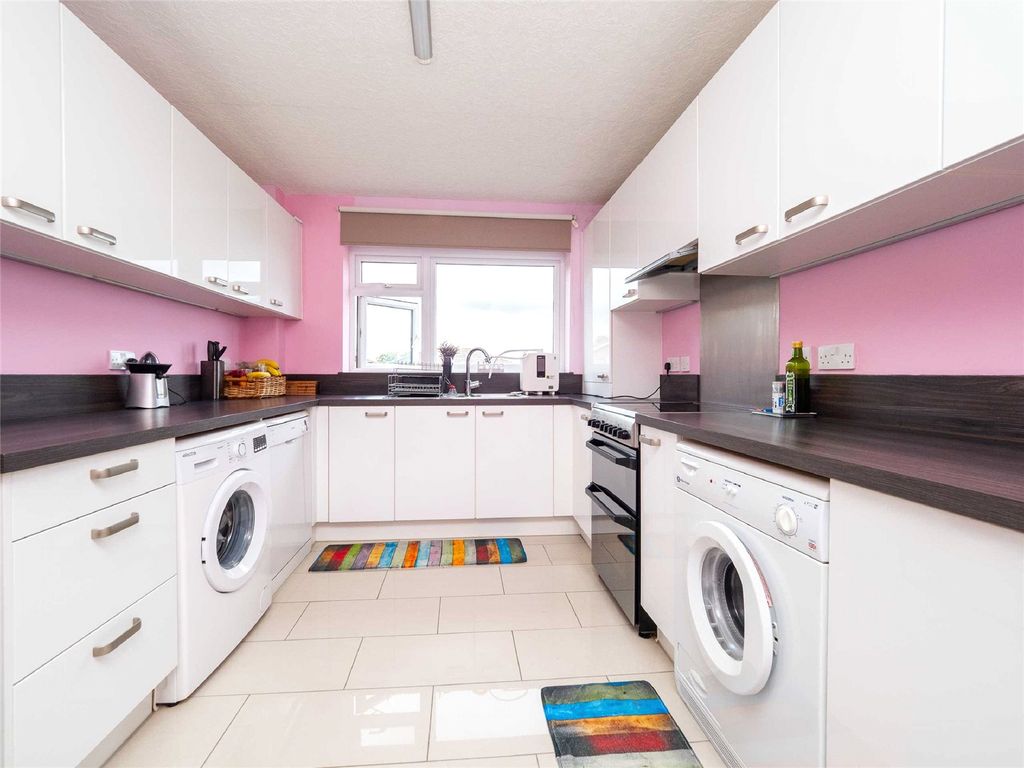 Property photo 2 of 11 Photo