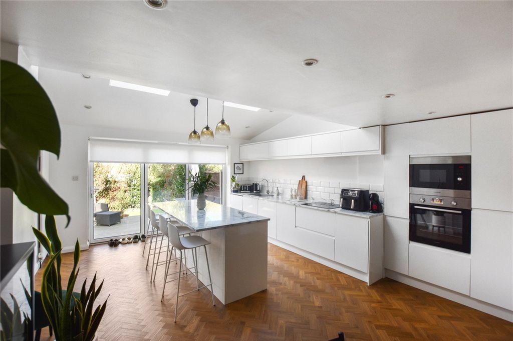 Property photo 2 of 13 Picture No. 04