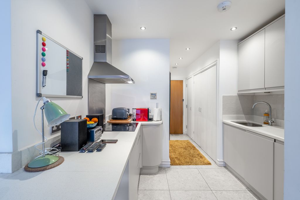 Property photo 2 of 10 3