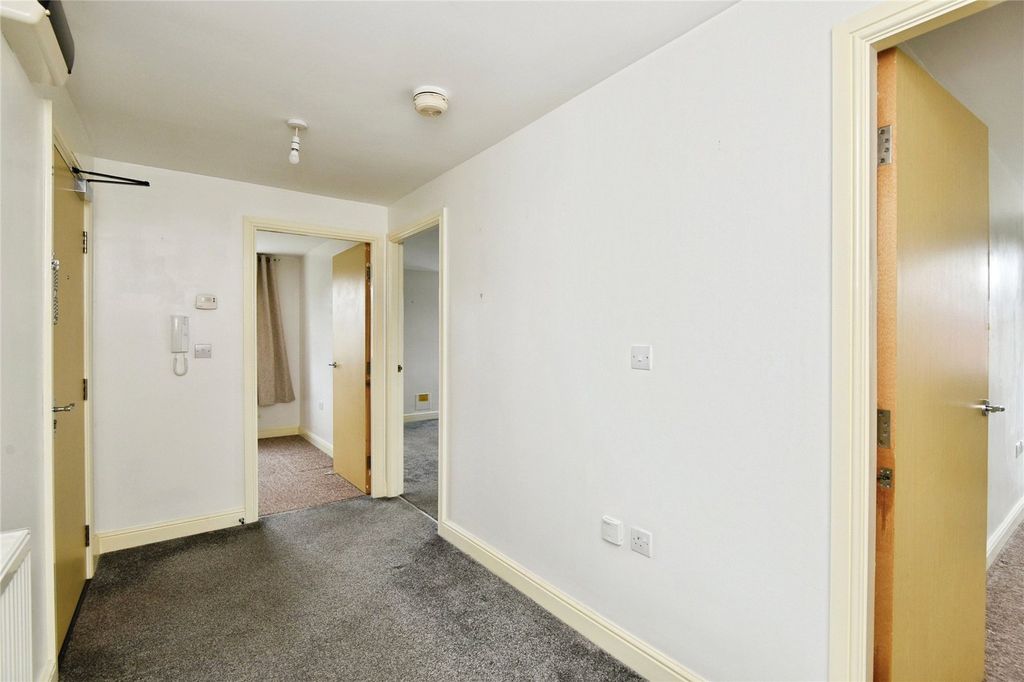 Property photo 2 of 19 Picture No. 24
