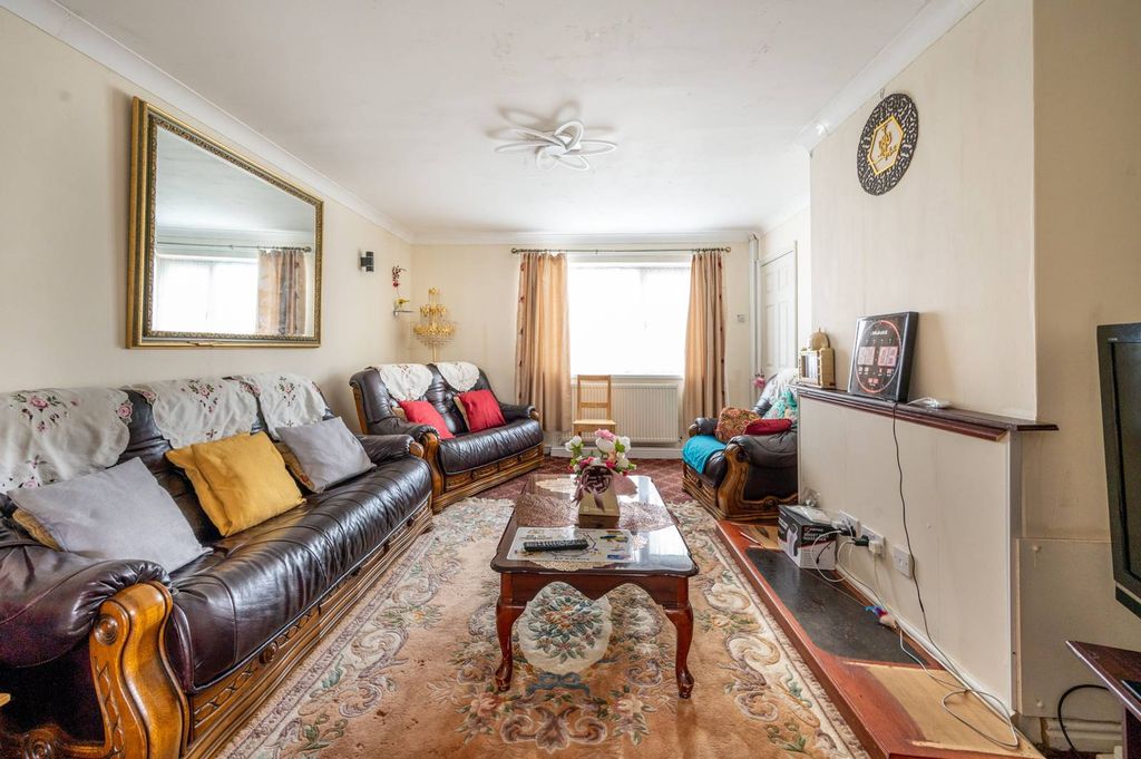Property photo 3 of 13