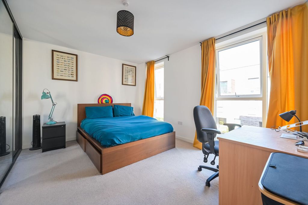Property photo 3 of 17