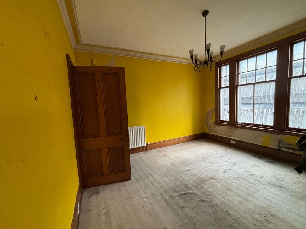 Property photo 2 of 8 2