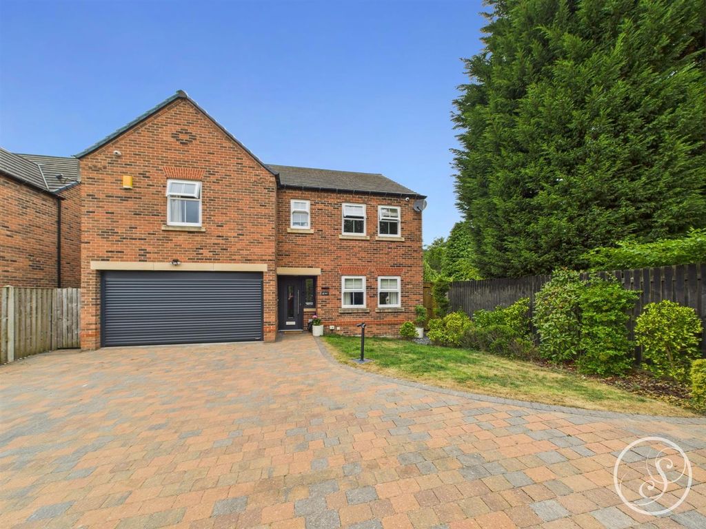 Property photo 1 of 44 External