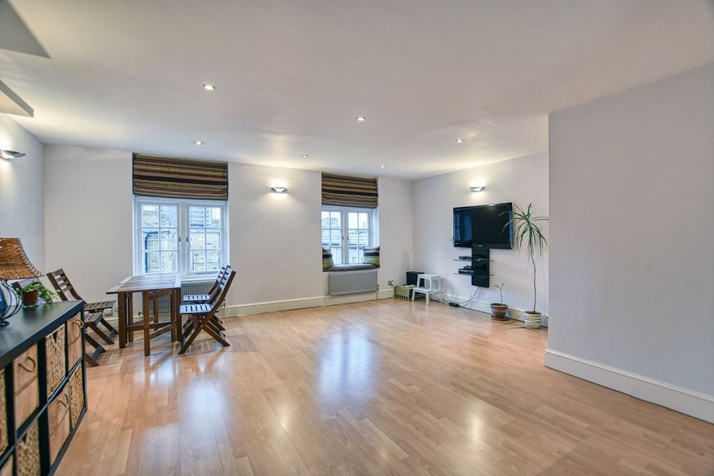 Property photo 1 of 9 3