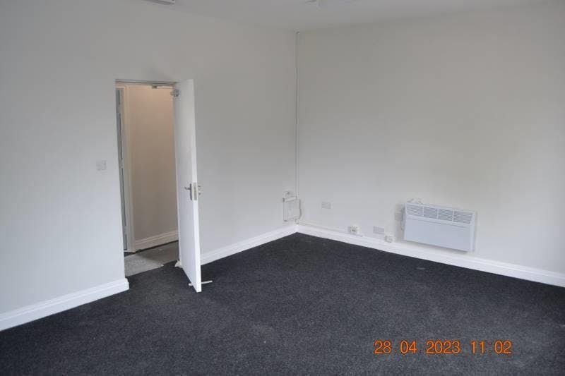 Property photo 3 of 6 Office