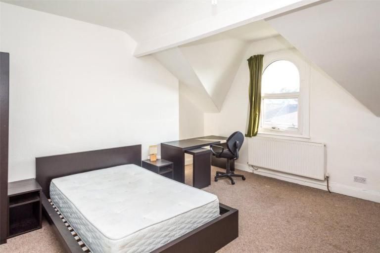 Property photo 3 of 7 En-Suite Bedroom