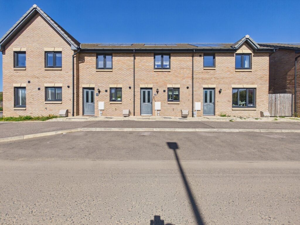 Property photo 1 of 20