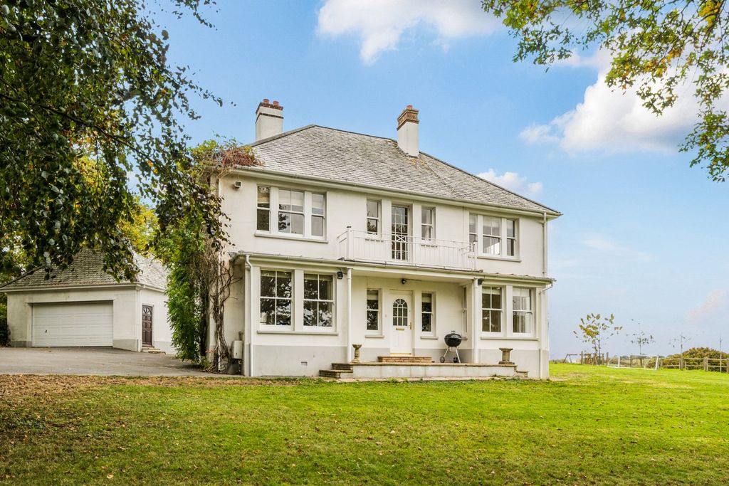 Property photo 1 of 21 Rollestone House