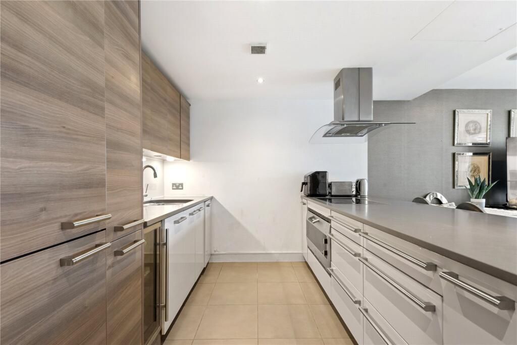 Property photo 3 of 13 Kitchen