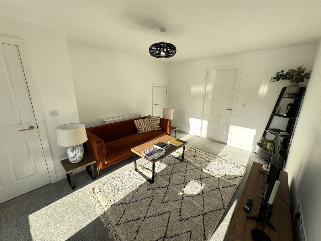 Property photo 3 of 9 Picture No. 11