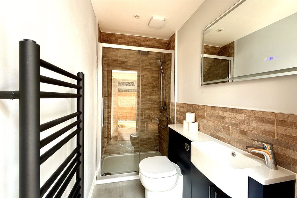 Property photo 3 of 21 Picture No. 04