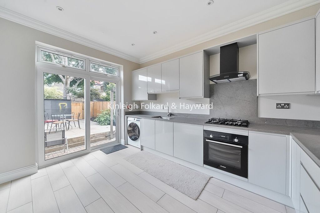 Property photo 2 of 15 Picture No. 01