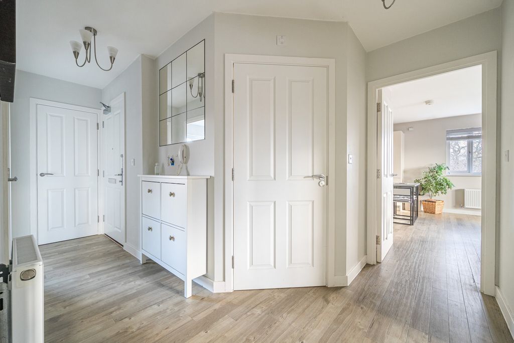 Property photo 2 of 13 1402445-3-696F508...