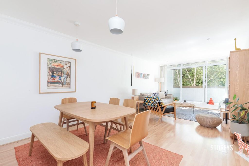 Property photo 1 of 32