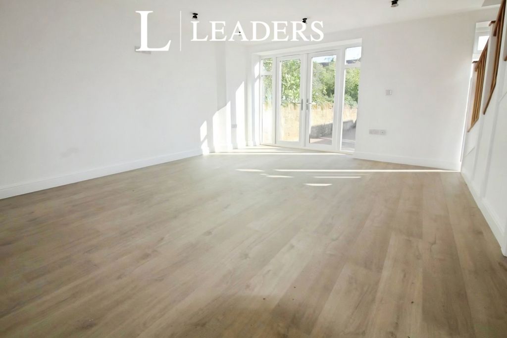 Property photo 3 of 16 15