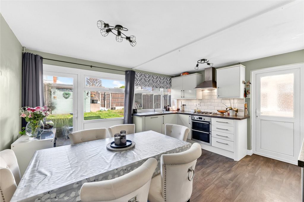 Property photo 2 of 16 Picture No. 21