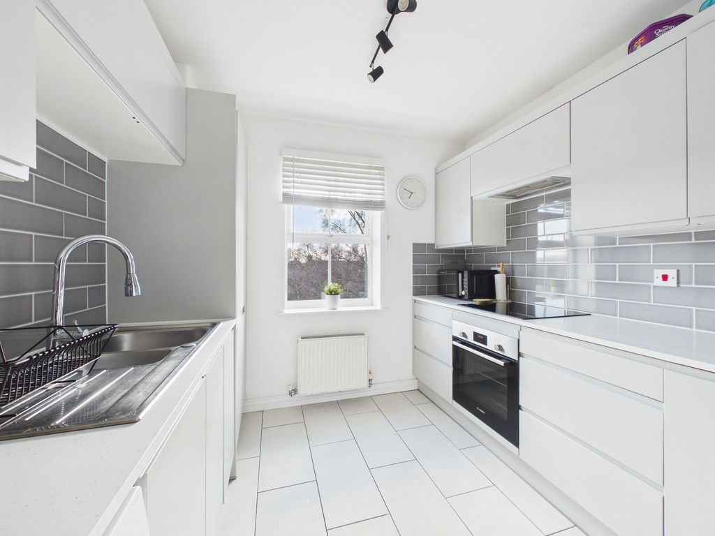 Property photo 3 of 13 Kitchen