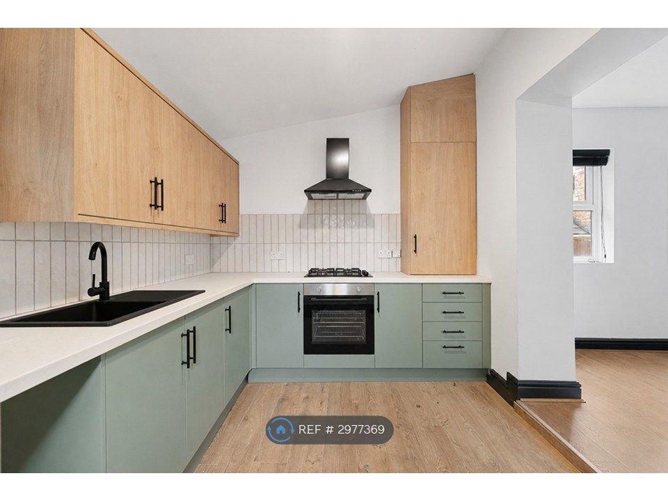 Property photo 1 of 18 Kitchen