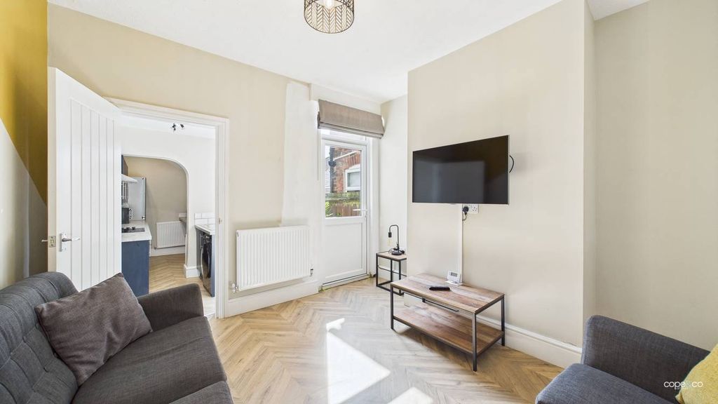 Property photo 3 of 12 4456517