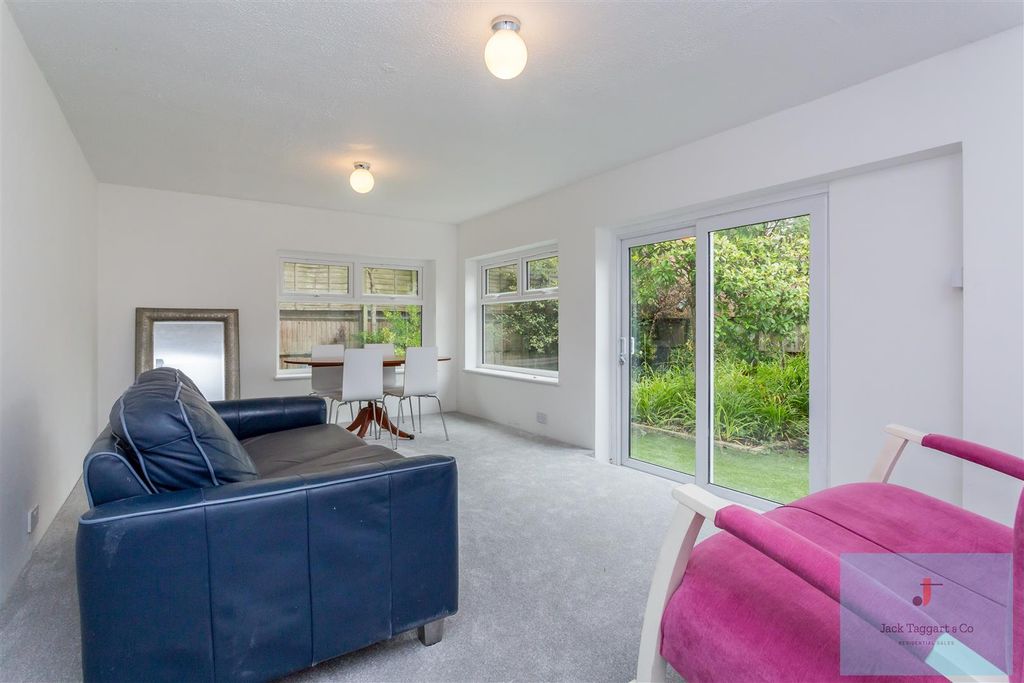 Property photo 3 of 26