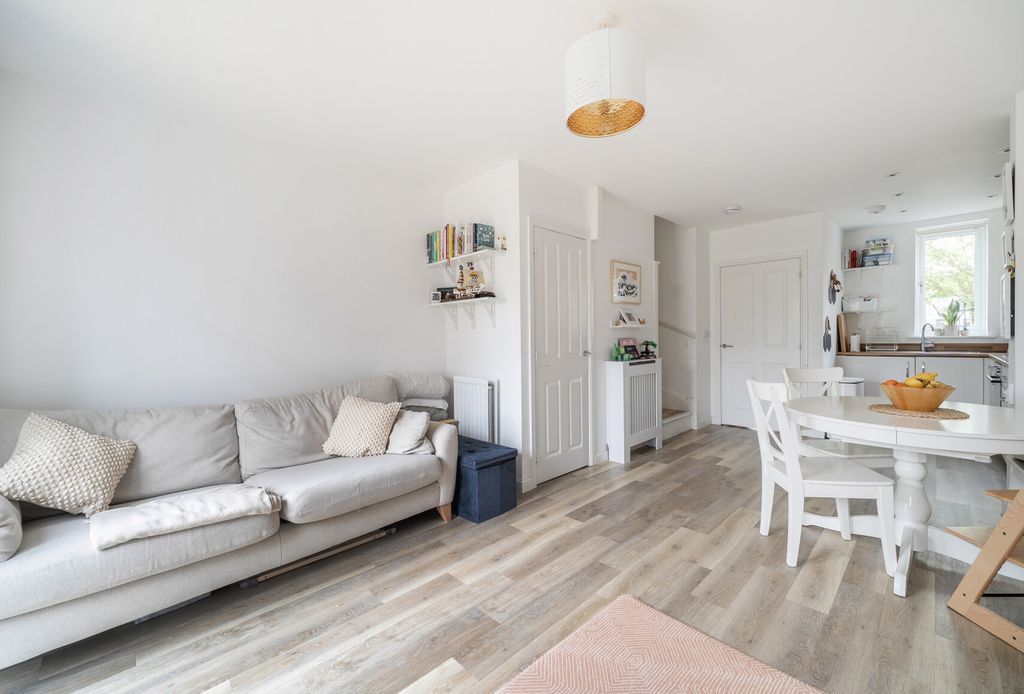 Property photo 3 of 8 1458706-11-6A0352...