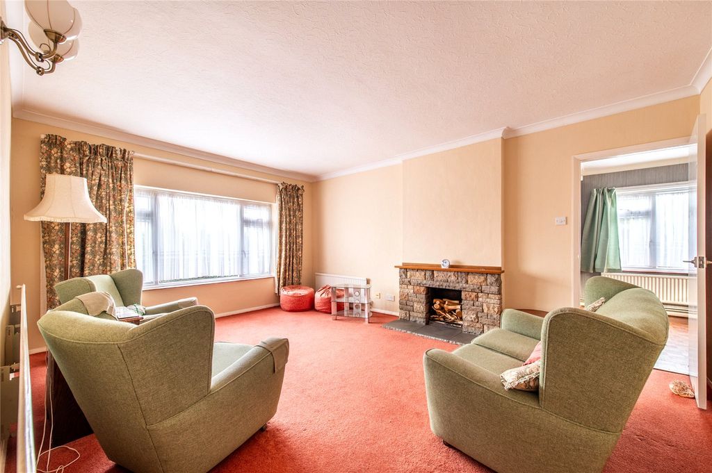 Property photo 2 of 27 Picture No. 14