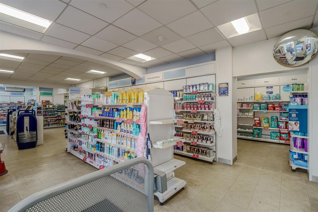 Property photo 2 of 5 Iq_00049-Hdr.Jpg