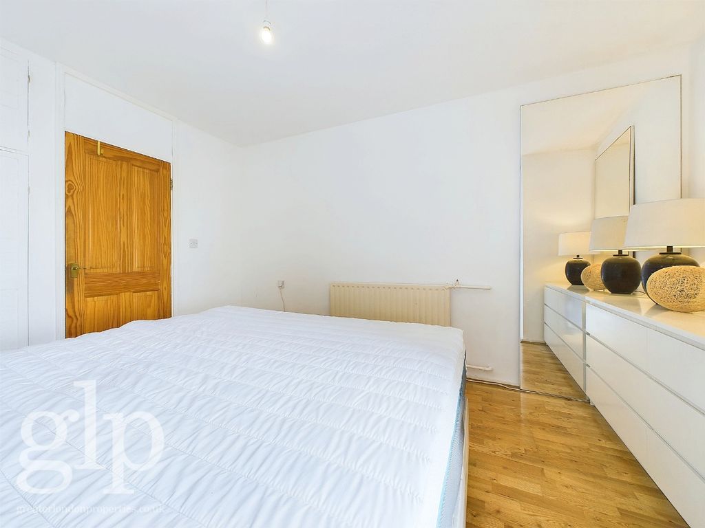 Property photo 3 of 18 5226174