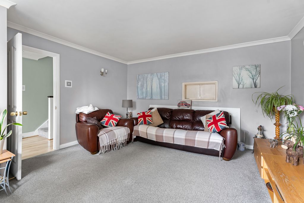 Property photo 3 of 19 Living Room