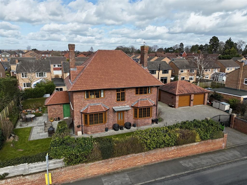 Property photo 1 of 24 Externally