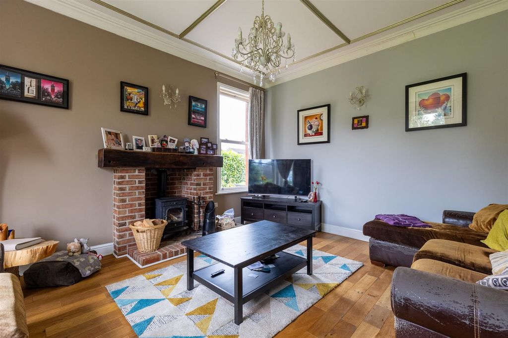 Property photo 2 of 30 16Manorave-16.Jpg