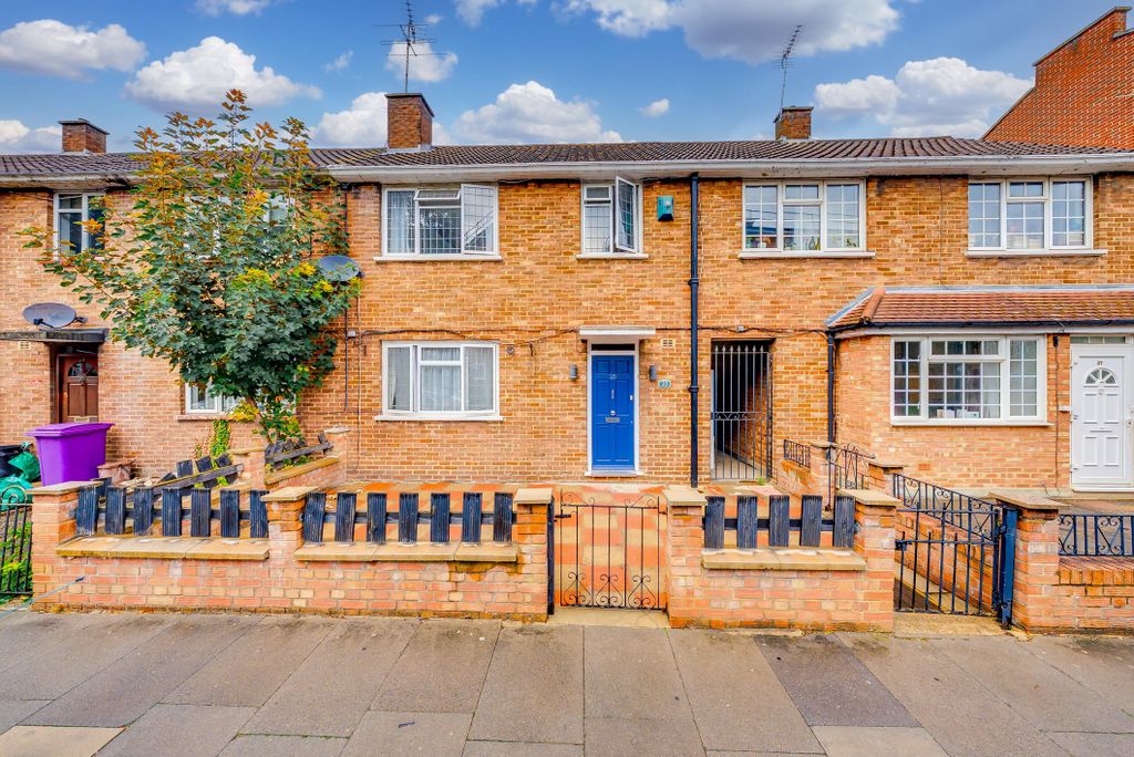 Property photo 2 of 37 A7S06044Hdr