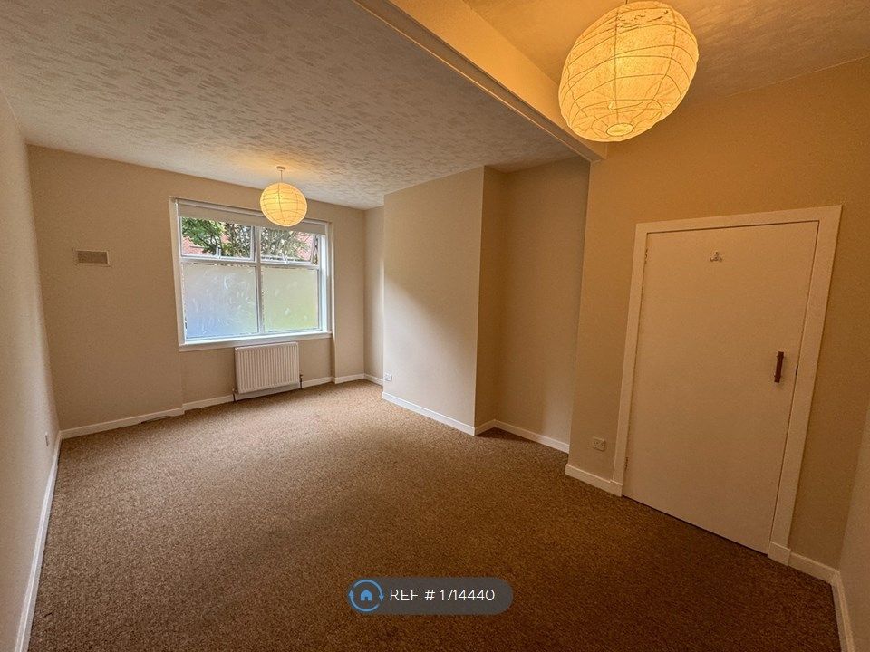 Property photo 2 of 16 Master Double Bedroom