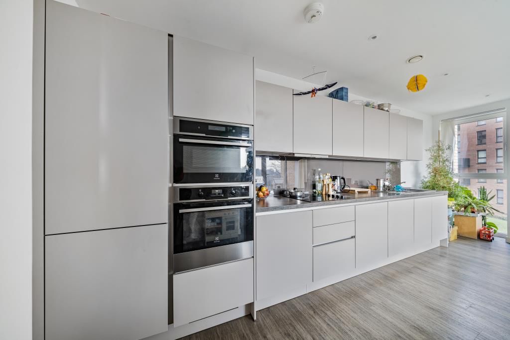 Property photo 2 of 10 Kitchen