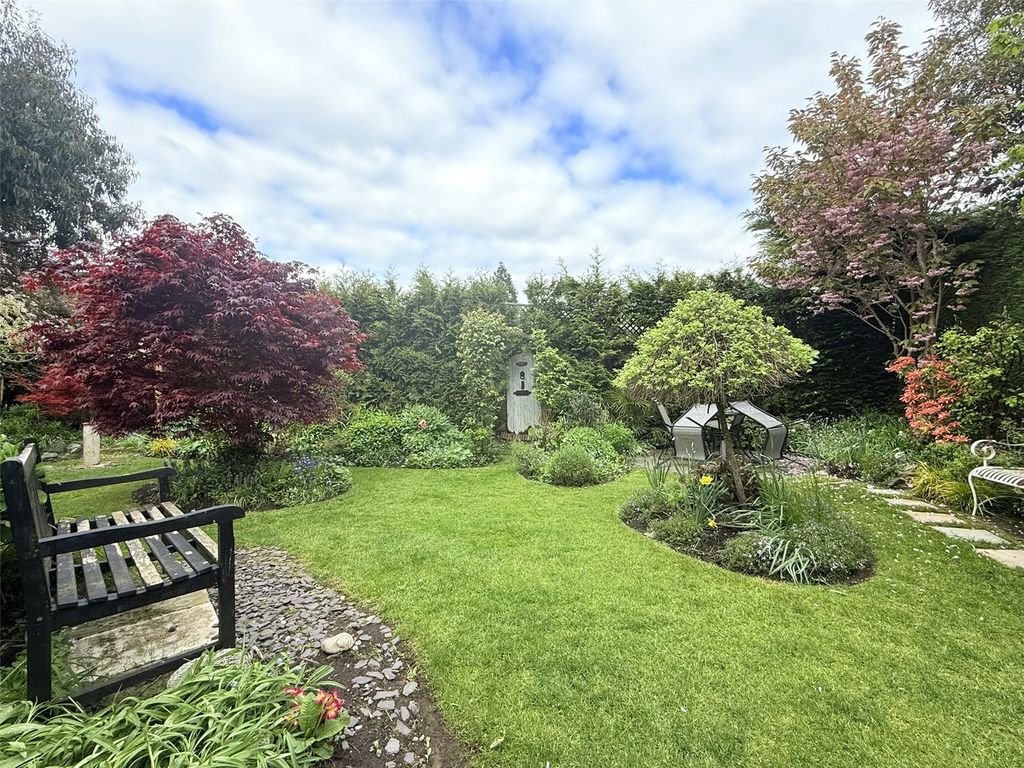 Property photo 2 of 18 Picture No. 15