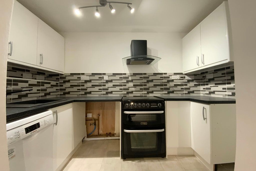 Property photo 2 of 12 Kitchen