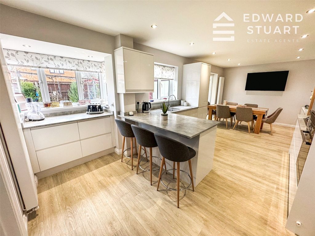 Property photo 2 of 24 Picture No. 23