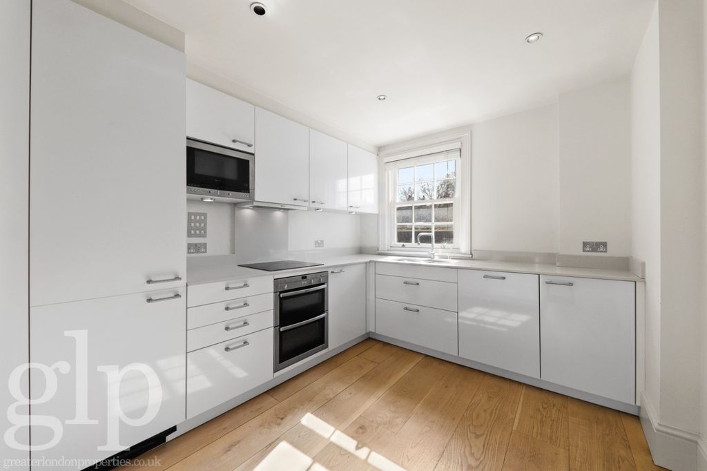 Property photo 2 of 20 996354