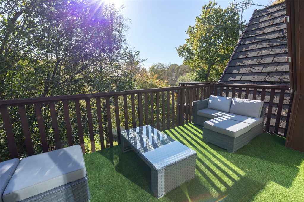 Property photo 2 of 13 Picture No. 17